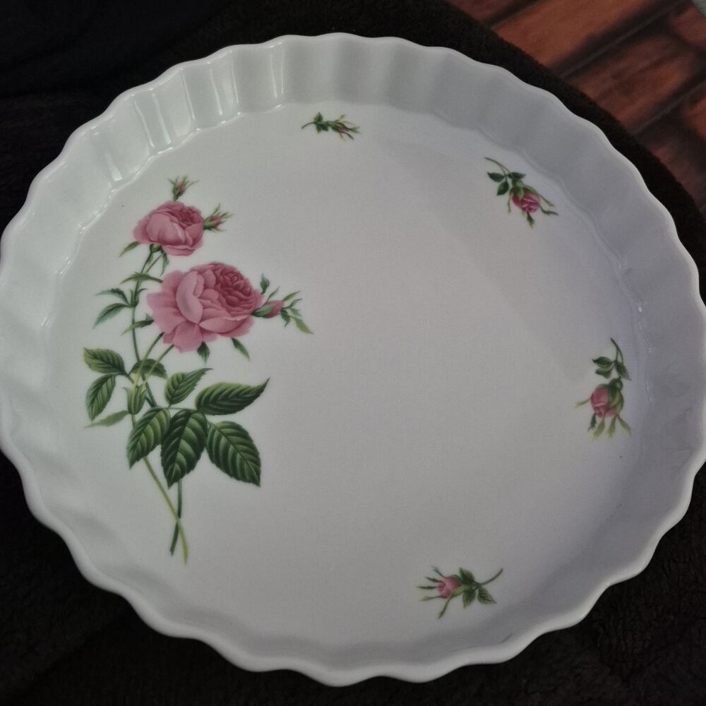 Christineholm Rose Pattern Porcelain Fluted Quiche Pie Tart 10" Baking Dish